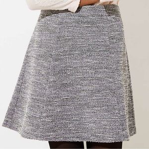 Loft textured knit flippy skirt in black size small